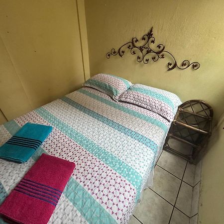 Hostal Los Girasoles By Hostal Inn Flores Luaran gambar