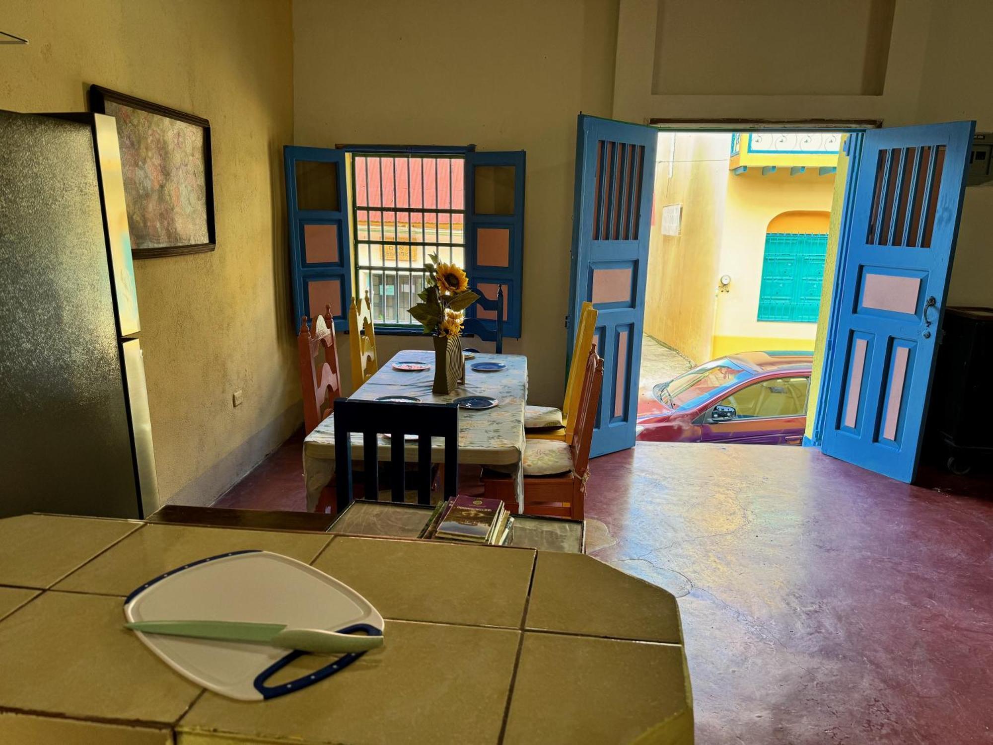 Hostal Los Girasoles By Hostal Inn Flores Luaran gambar