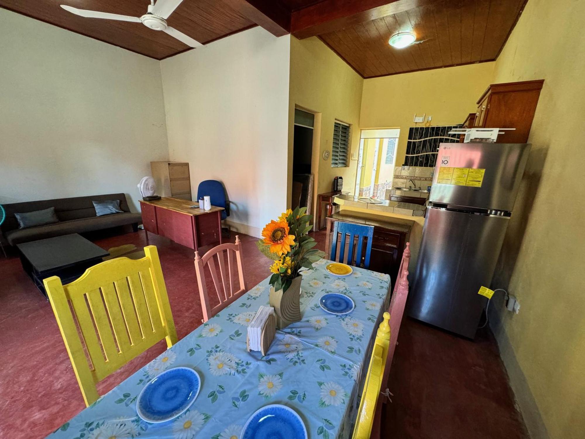 Hostal Los Girasoles By Hostal Inn Flores Luaran gambar