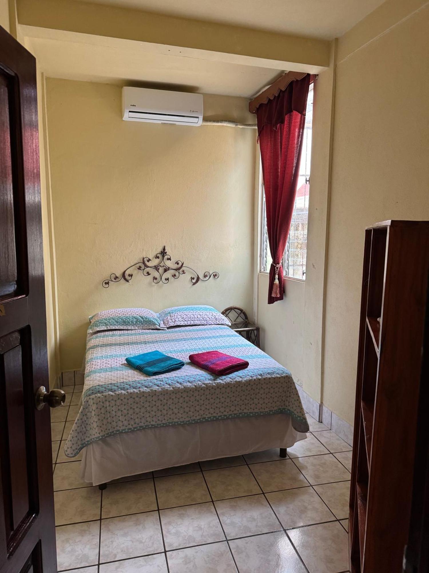 Hostal Los Girasoles By Hostal Inn Flores Luaran gambar