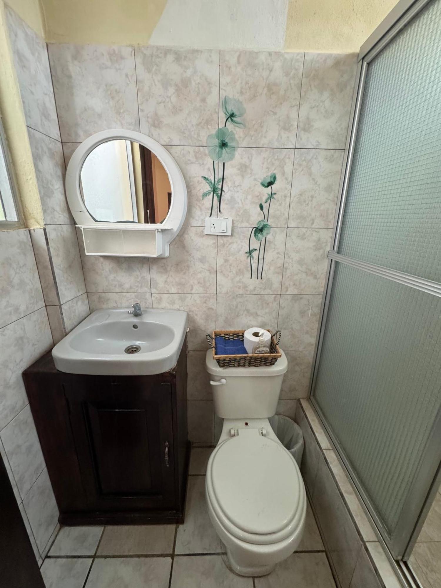 Hostal Los Girasoles By Hostal Inn Flores Luaran gambar